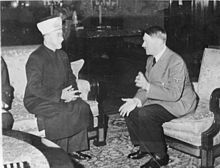 Groot Moefti van Jeruzalem samen met Hitler in overleg.