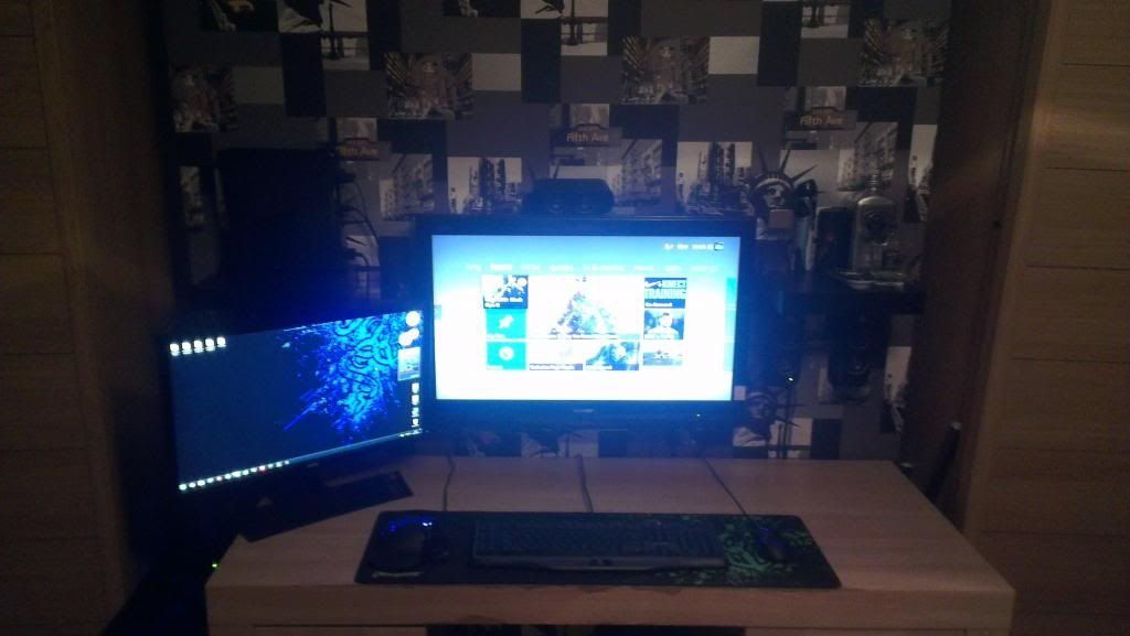 wholedesk_zpsc89945a6.jpg