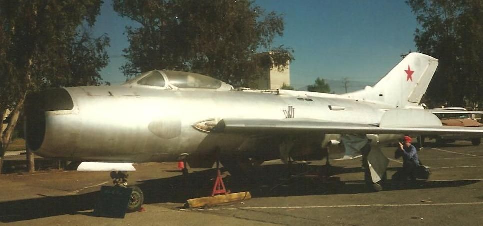 MiG19NortonAFB1989_zps43a30d7a.jpg