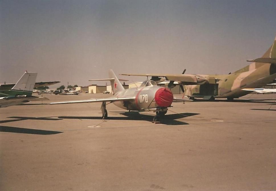 Mig-17Chino1990b_zps8f176558.jpg