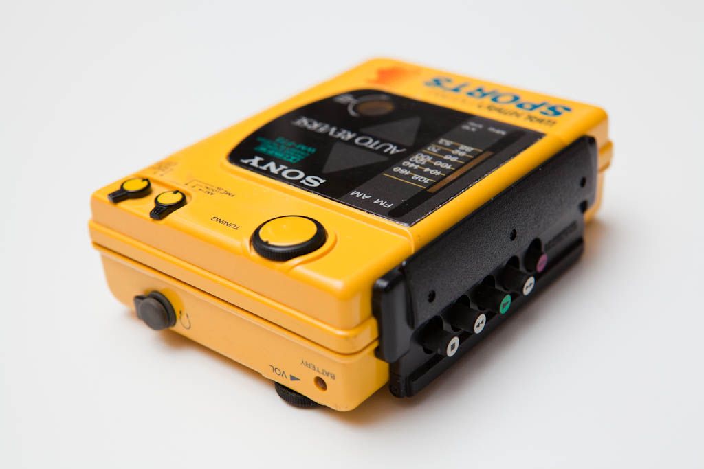 Sony-Sports-Walkman_zpse2937267.jpg