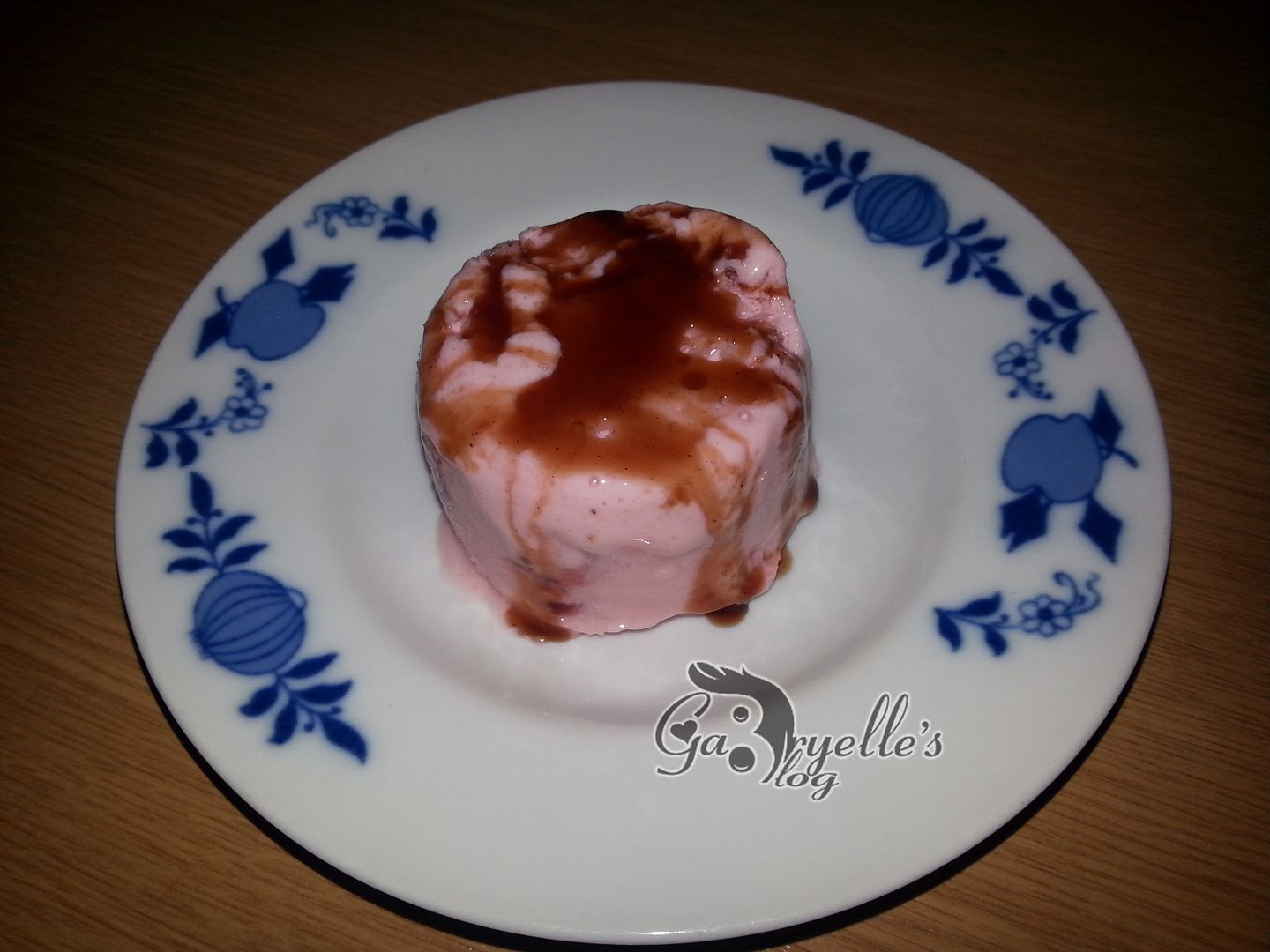 Inghetata din iaurt cu capsuni, faina de Konjac si Erythritol